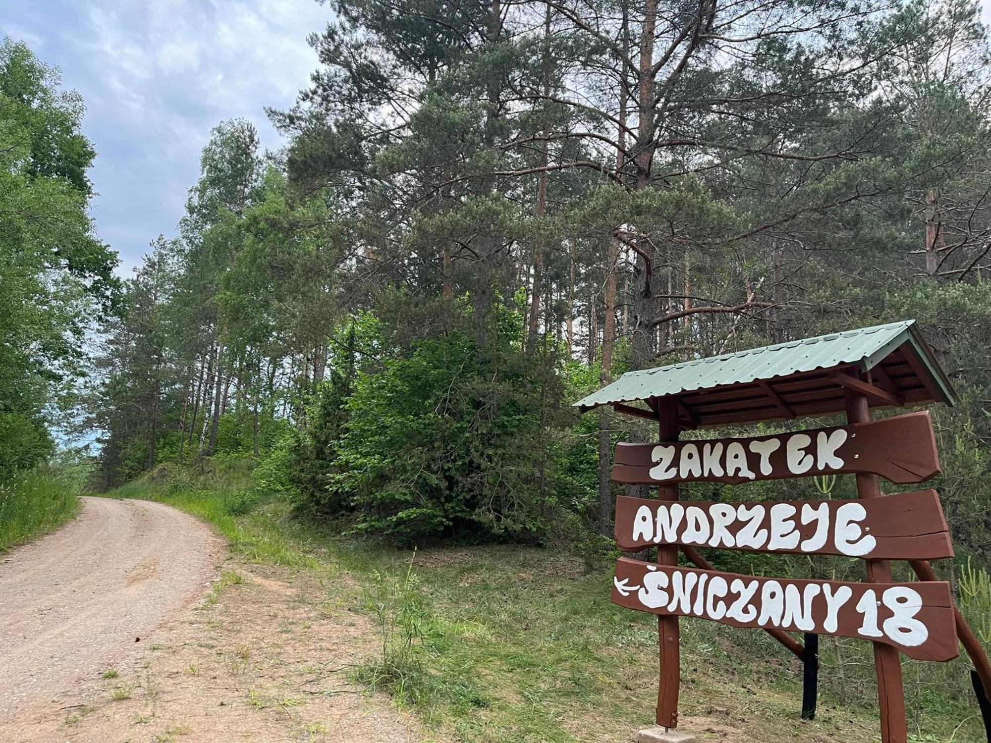 Drewniany W Zakatku Andrzeje 18 * Sniczany